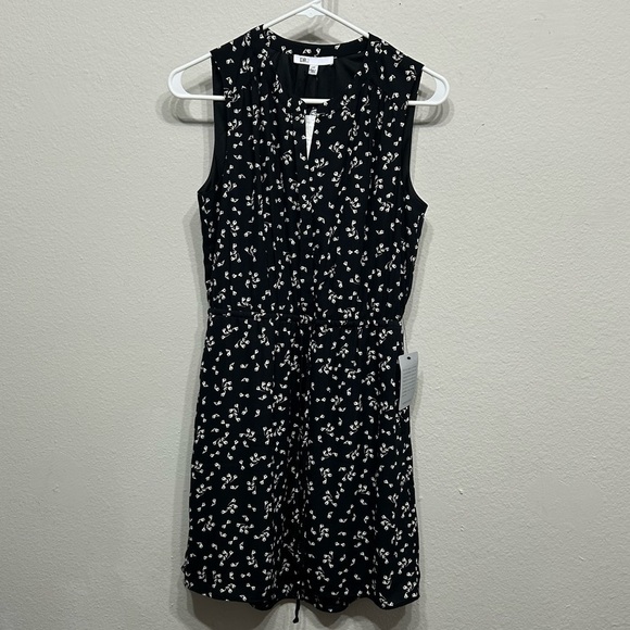 DR2 Pleat Front Flutter Sleeve Tie Waist Dress - Picture 5 of 6
